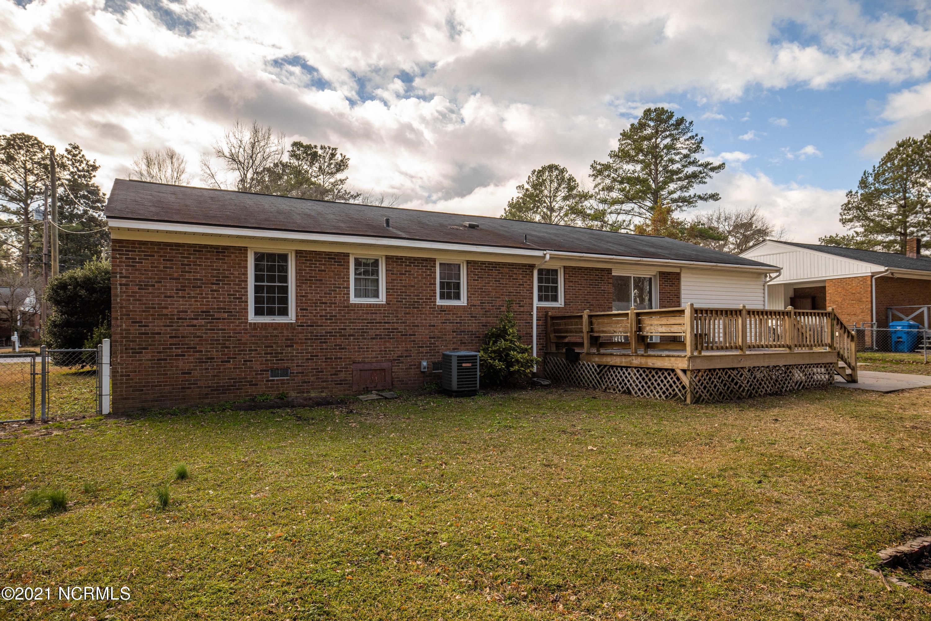 207 Kent Road Greenville, NC 27858 - Photo 20 of 33 207 Kent Road-7