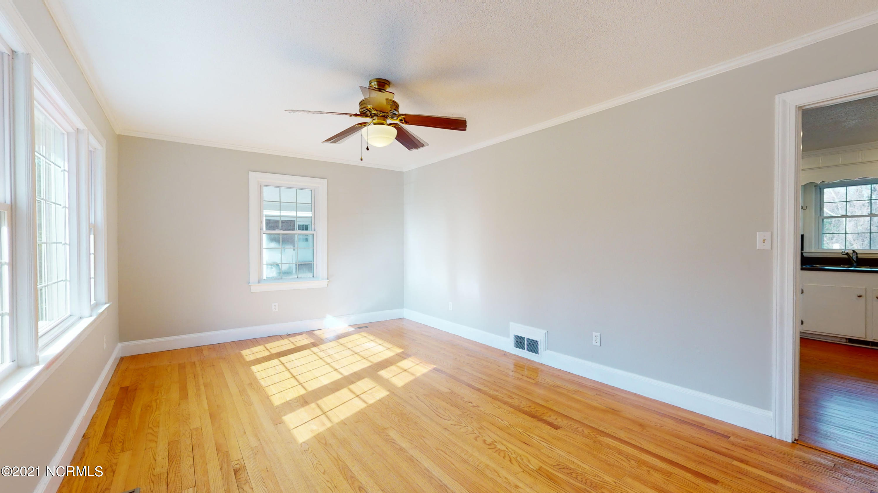 207 Kent Road Greenville, NC 27858 - Photo 5 of 33 207 Kent Road-17