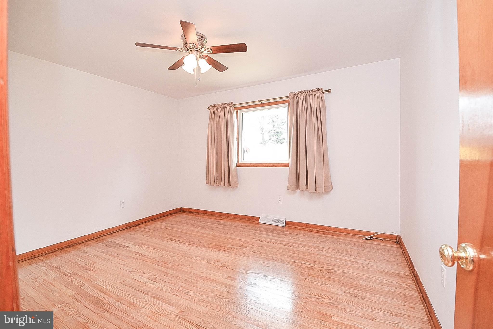 8526 Edgewood Church Road Frederick, MD 21702 - Photo 7 of 17 Bedroom (Master)
