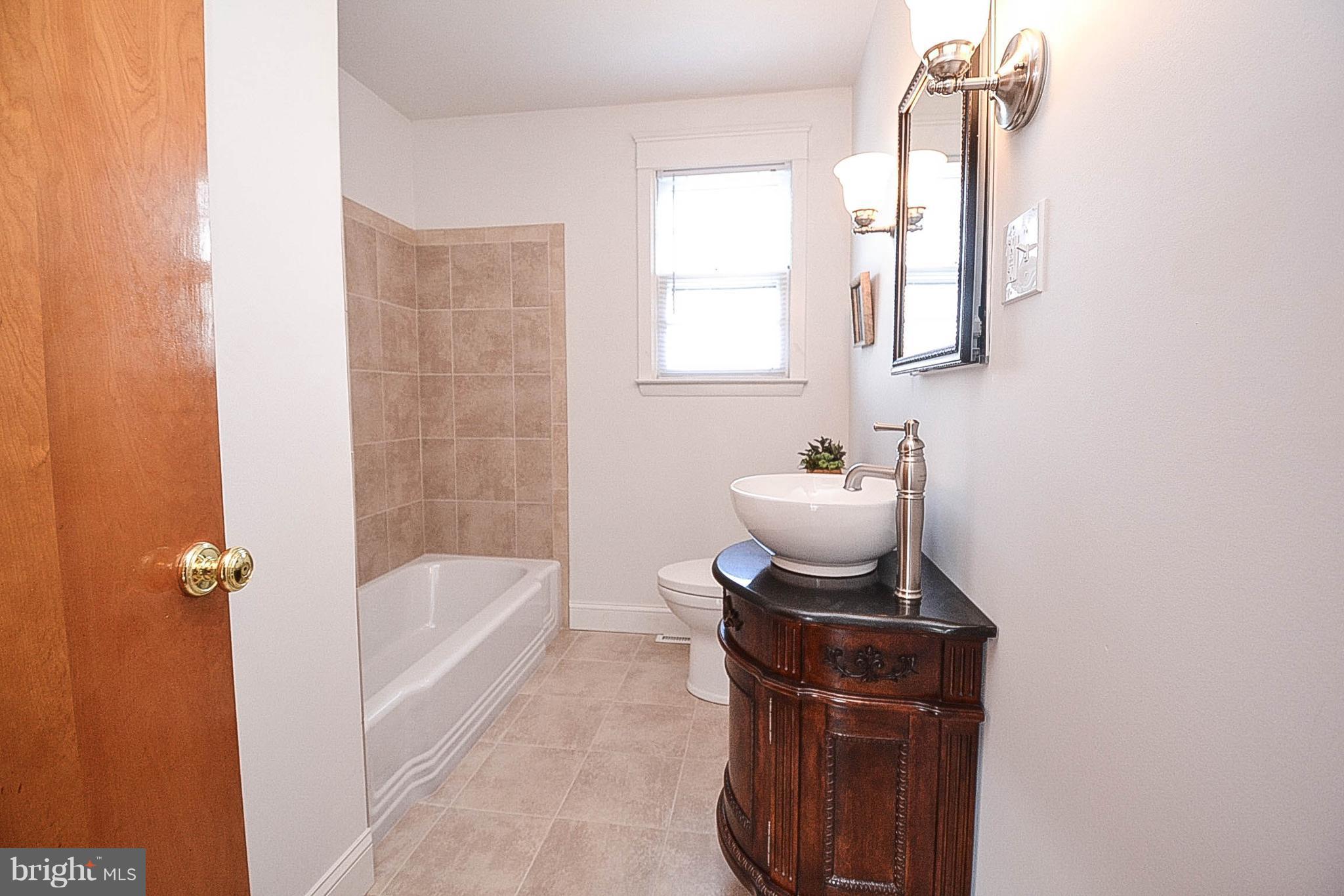 8526 Edgewood Church Road Frederick, MD 21702 - Photo 9 of 17 Bath
