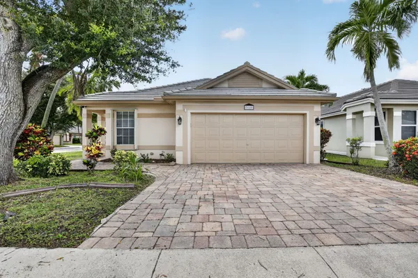 $569,000 | 2640 Millwood Court, Davie, FL 33328