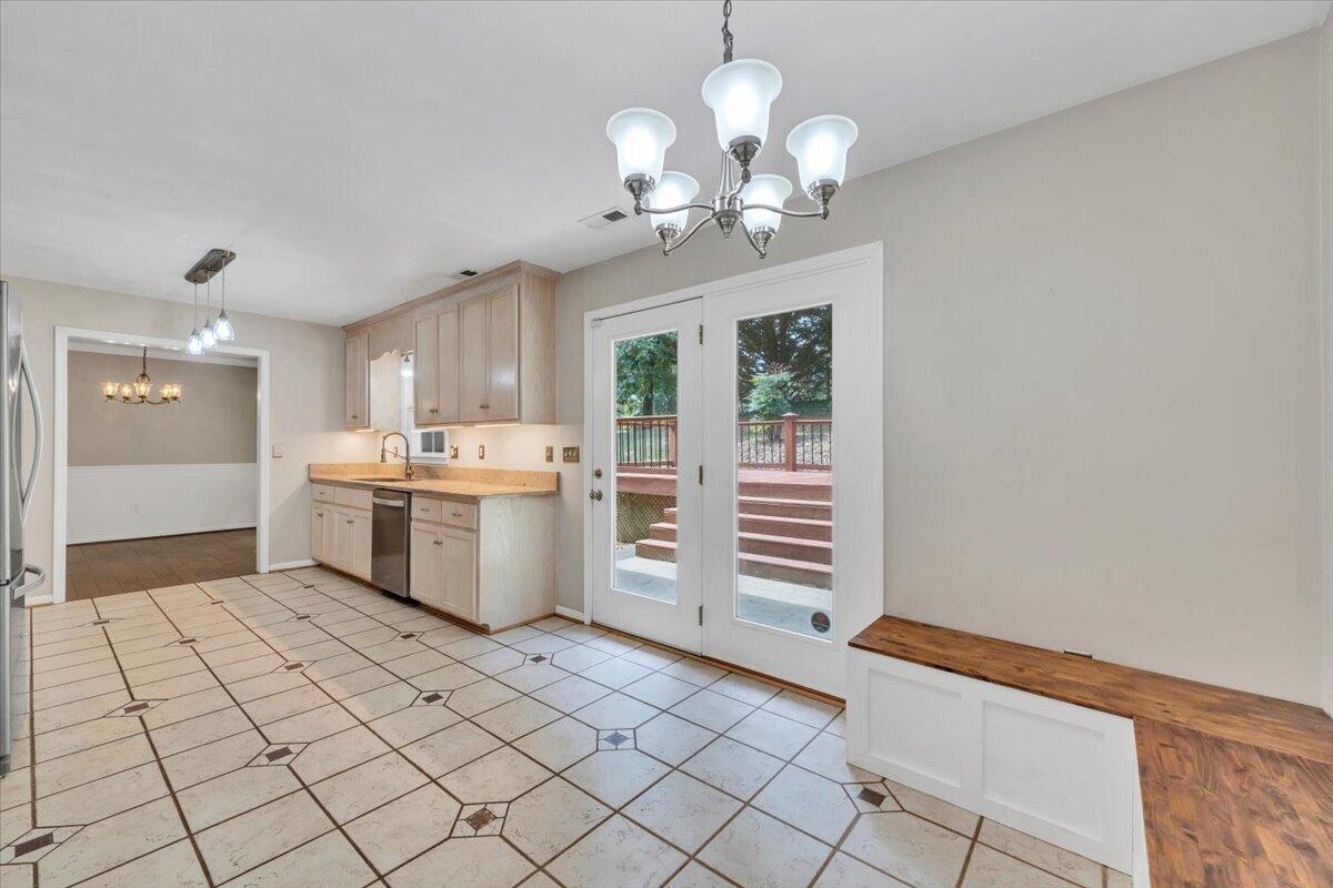 239 Pin Oak Drive Blue Ridge, VA 24064 - Photo 19 of 47 19-MIB02138