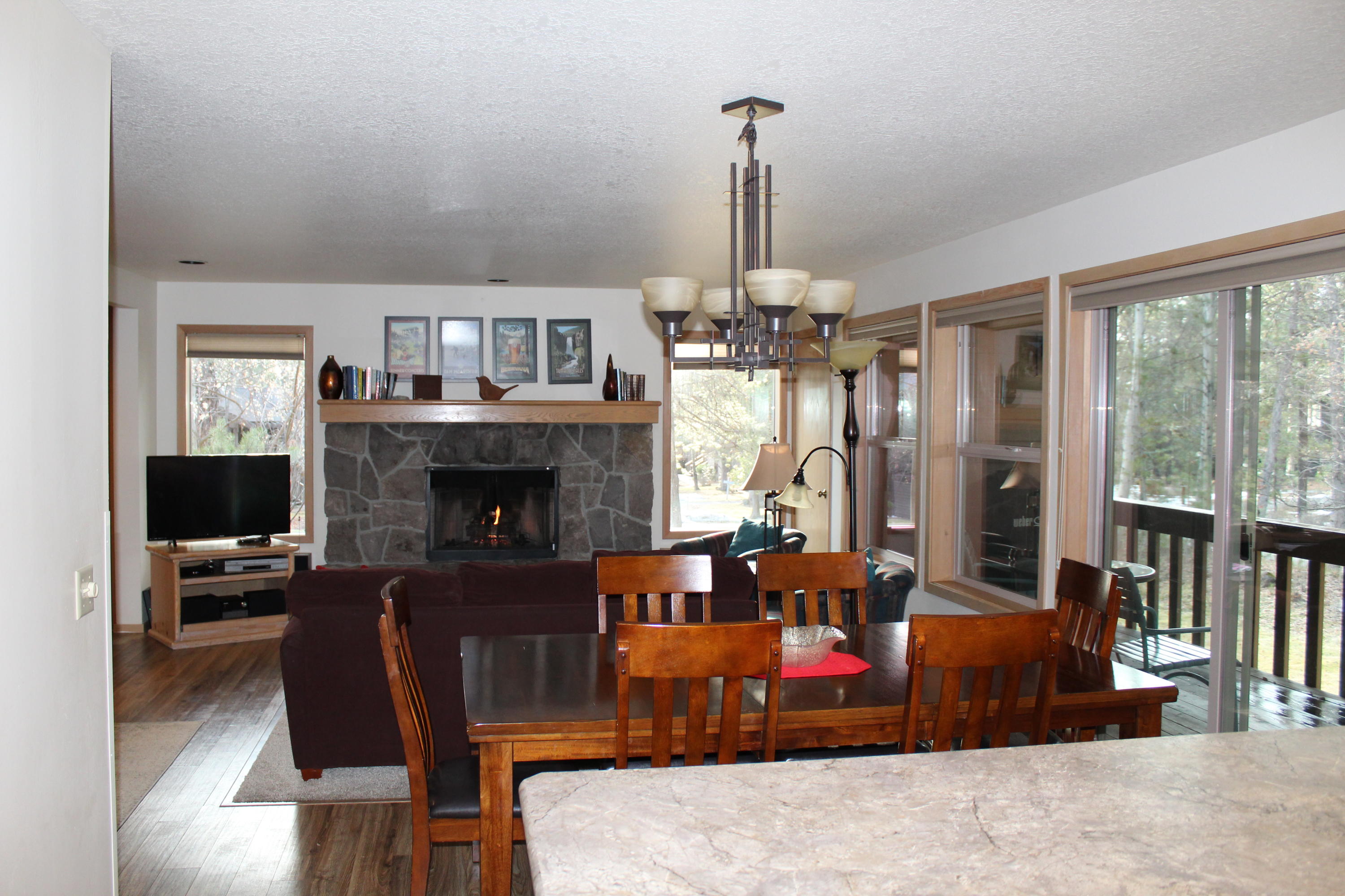 57351-19b2 Beaver Ridge Loop Sunriver, OR 97707 - Photo 6 of 22 6-flvrm-fire-R19