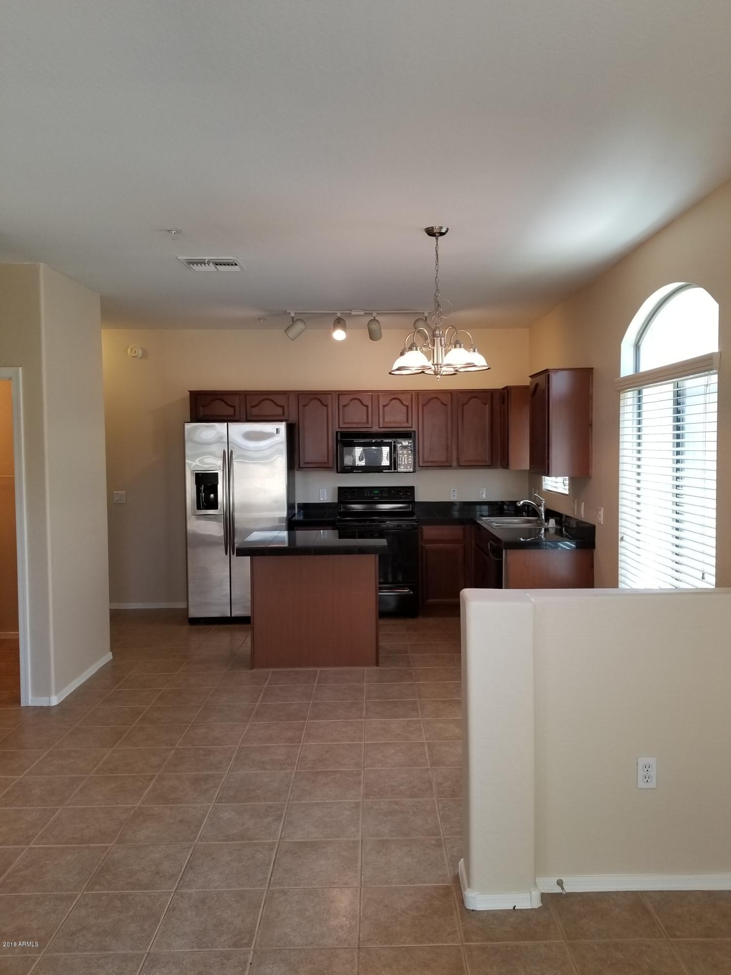 2150 East Bell Road, Unit 1115 Phoenix, AZ 85022 - Photo 8 of 20 Dining - Large Windows