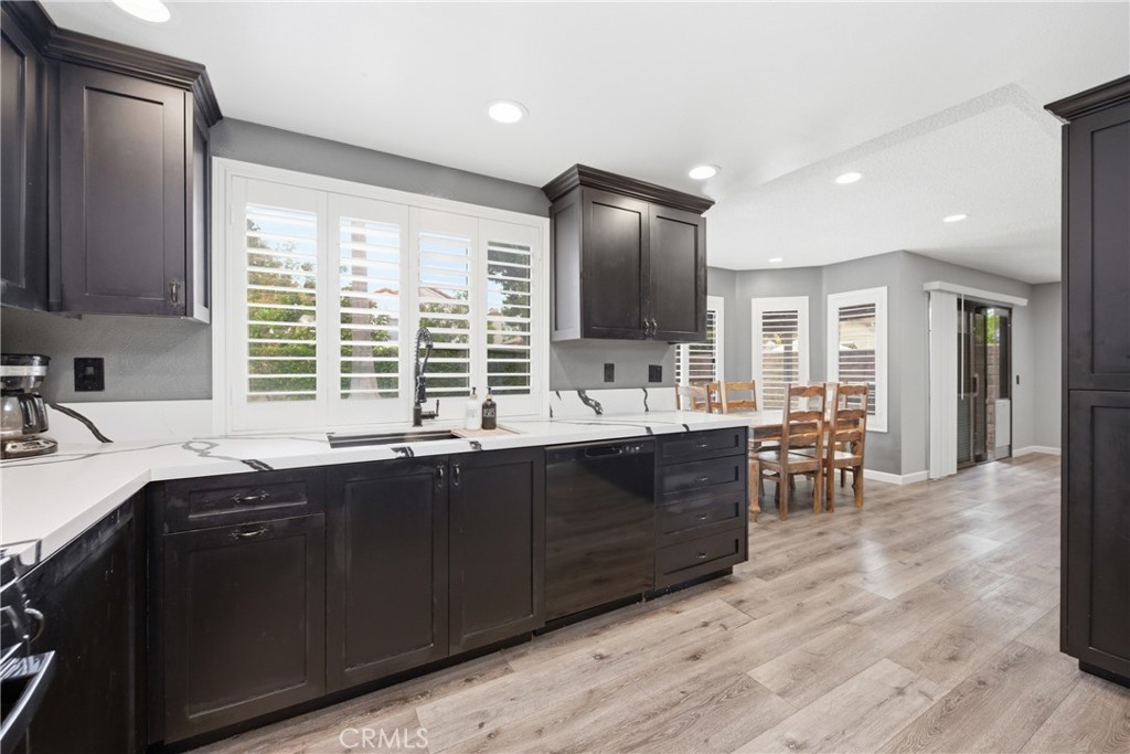 2481 Keswick Court Simi Valley, CA 93063 - Photo 10 of 29