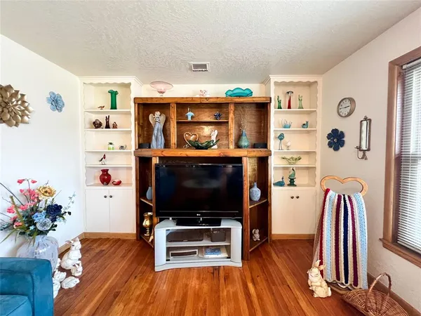 $180,000 | 1001 South E 3rd Street, Knox City, TX 79529