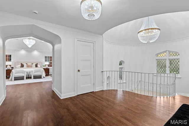 $2,695,000 | 61 Lake Forest Drive, St. Louis, MO 63117