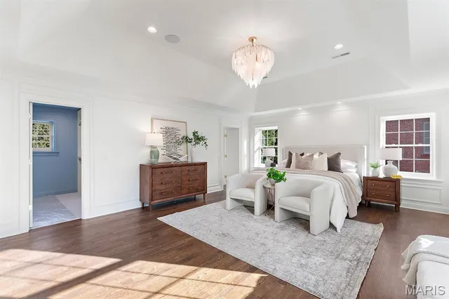 $2,695,000 | 61 Lake Forest Drive, St. Louis, MO 63117