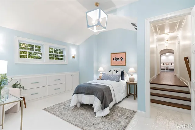 $2,695,000 | 61 Lake Forest Drive, St. Louis, MO 63117