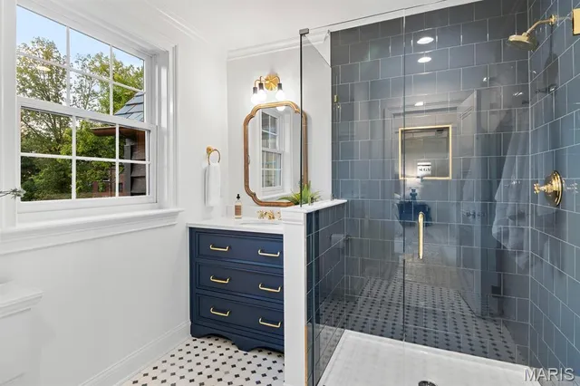 $2,695,000 | 61 Lake Forest Drive, St. Louis, MO 63117