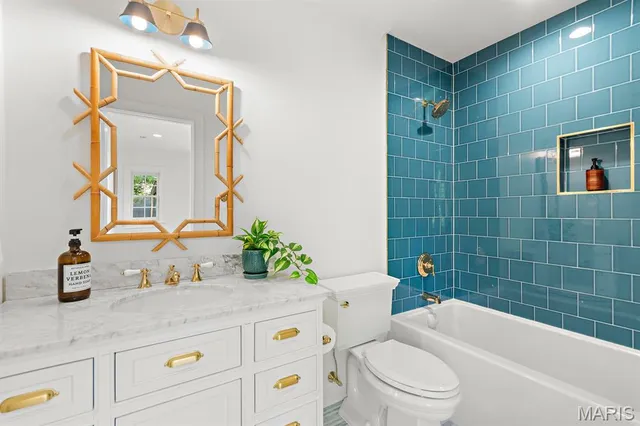 $2,695,000 | 61 Lake Forest Drive, St. Louis, MO 63117