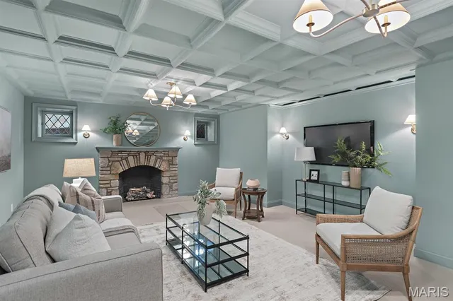 $2,695,000 | 61 Lake Forest Drive, St. Louis, MO 63117