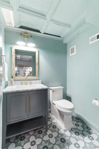 $2,695,000 | 61 Lake Forest Drive, St. Louis, MO 63117