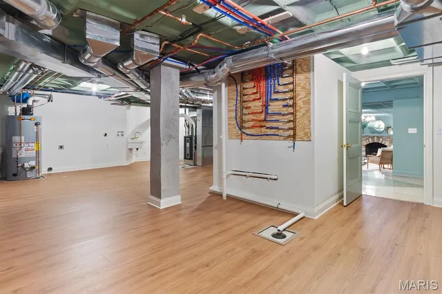 $2,695,000 | 61 Lake Forest Drive, St. Louis, MO 63117