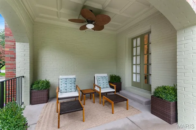 $2,695,000 | 61 Lake Forest Drive, St. Louis, MO 63117