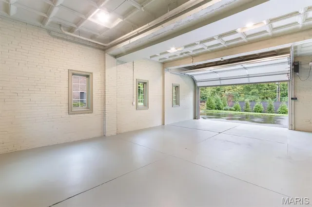 $2,695,000 | 61 Lake Forest Drive, St. Louis, MO 63117