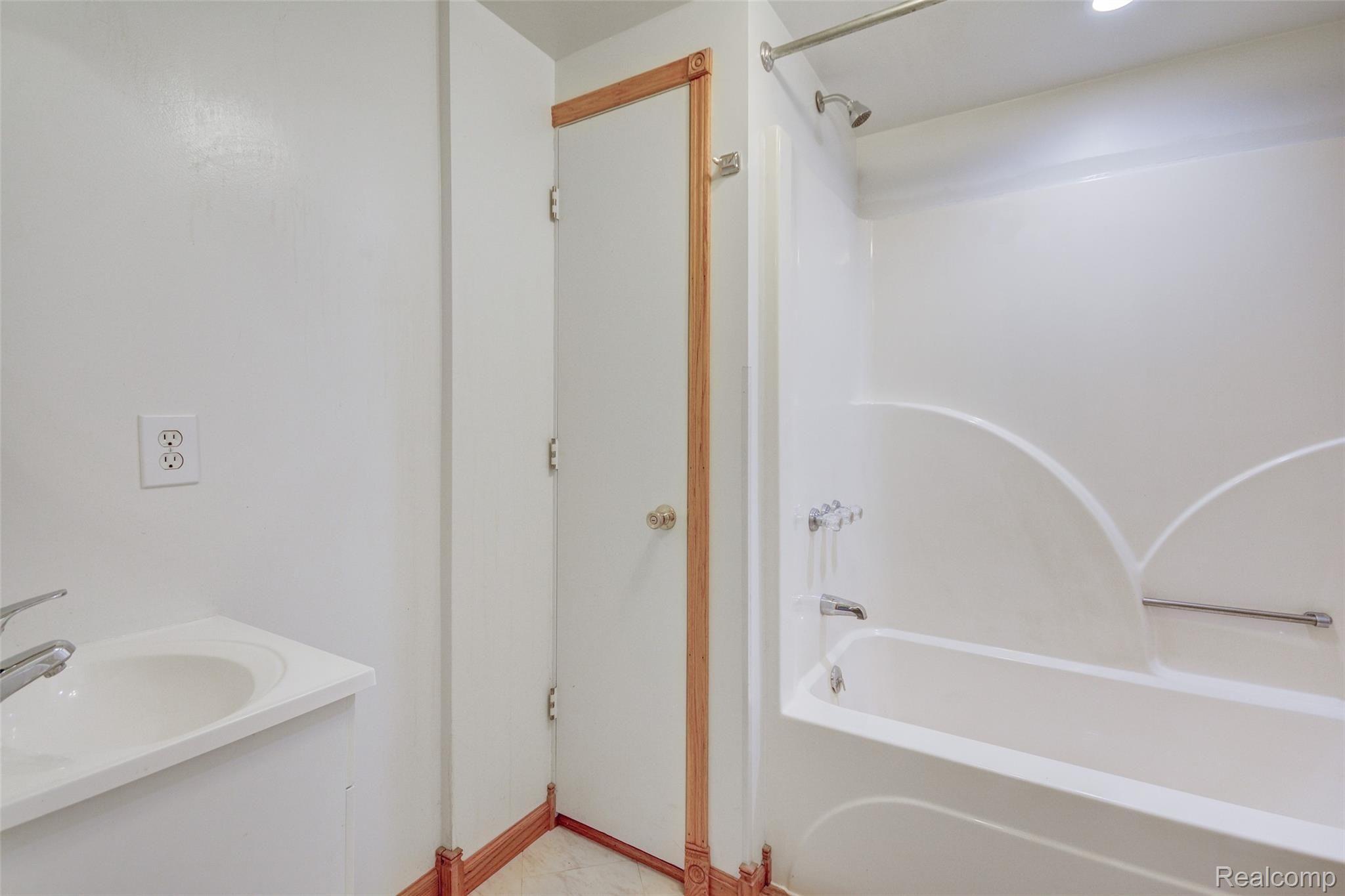 6189 East Potter Road Davison, MI 48423 - Photo 30 of 51 Potter_48.jpg
