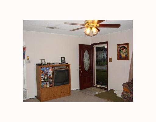 5045 Rochester Drive Marrero, LA 70072 - Photo 3 of 8 Gallery Image 3