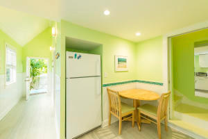 810 B Pearl Street, Unit B Key West, FL 33040 - Photo 6 of 13 C78B9FB9-3822-4268-B699-203BA2300407