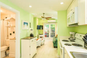 810 B Pearl Street, Unit B Key West, FL 33040 - Photo 7 of 13 70223C12-8E54-4CAE-8A94-001786EED8C9