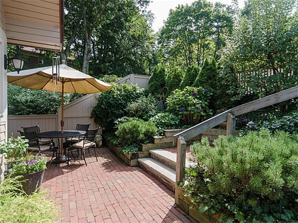 65 Algonquin Road, Unit 65 Newton, MA 02467 - Photo 16 of 17
