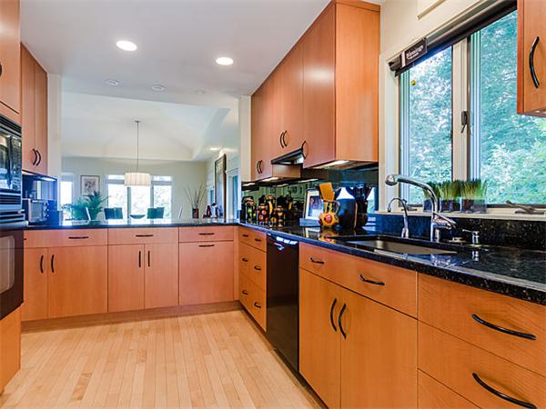 65 Algonquin Road, Unit 65 Newton, MA 02467 - Photo 6 of 17