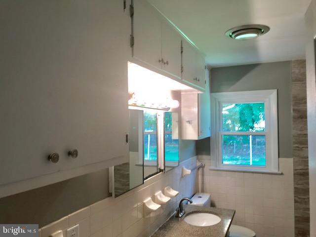 902 Price Road Salisbury, MD 21801 - Photo 21 of 39 Bathroom