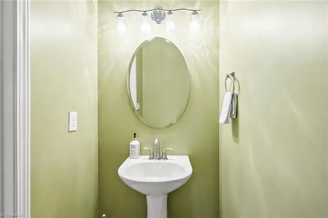 $339,900 | 1570 Country Lane, Kernersville, NC 27284