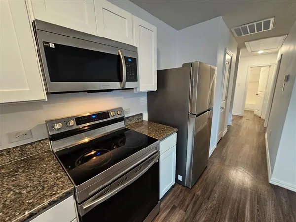 $1,499 | 5113 Avenue G, Fort Worth, TX 76105