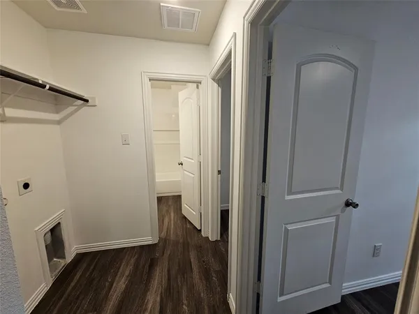 $1,499 | 5113 Avenue G, Fort Worth, TX 76105