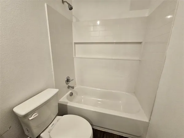 $1,499 | 5113 Avenue G, Fort Worth, TX 76105