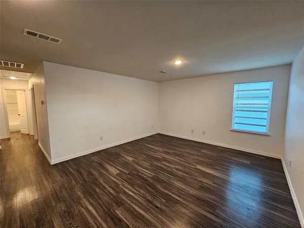 $1,499 | 5113 Avenue G, Fort Worth, TX 76105