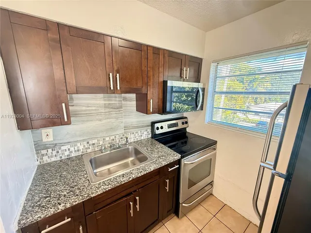 $1,475 | 8262 Northeast 1st Avenue, Unit 9, Miami, FL 33138
