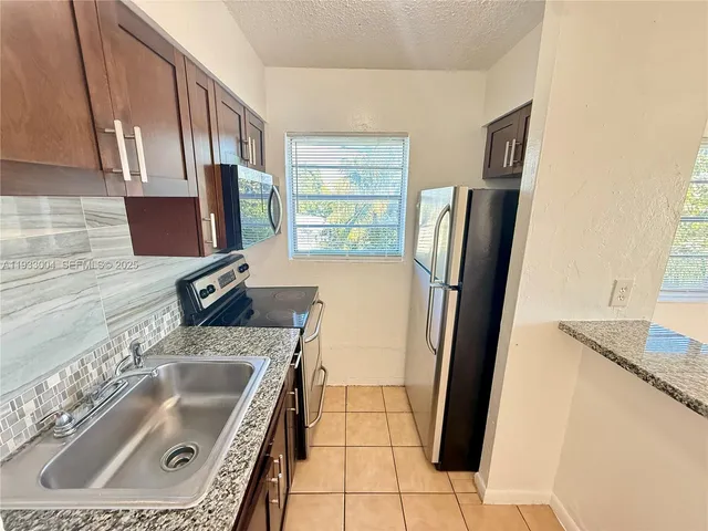 $1,475 | 8262 Northeast 1st Avenue, Unit 9, Miami, FL 33138