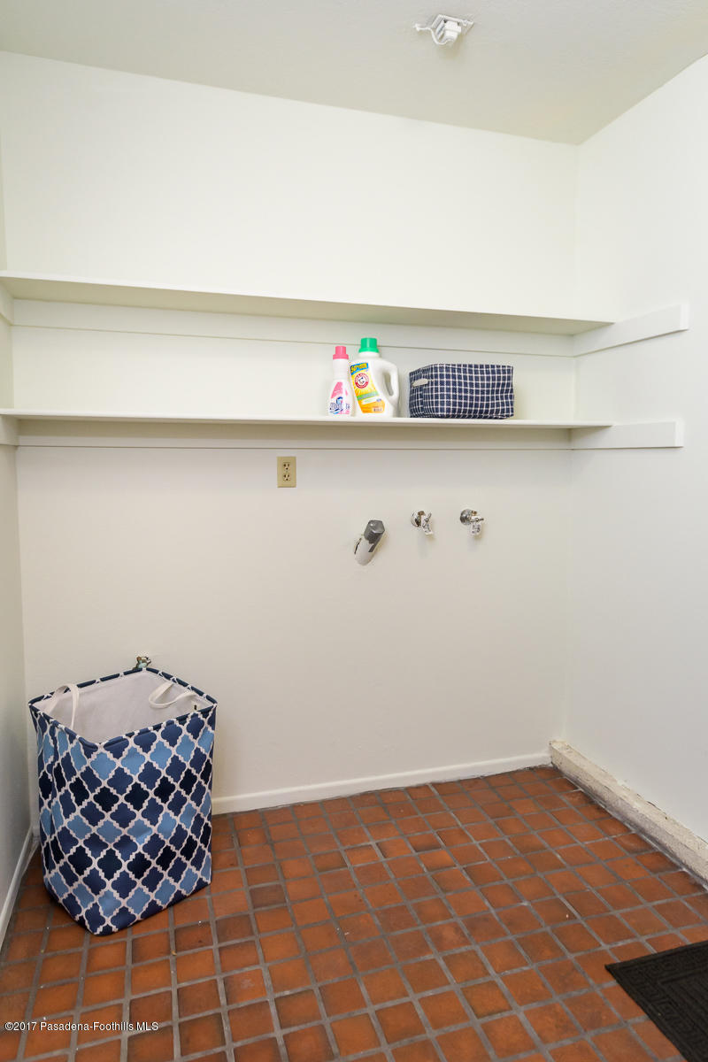 2248 Del Mar Road, Unit 7 Montrose, CA 91020 - Photo 30 of 35
