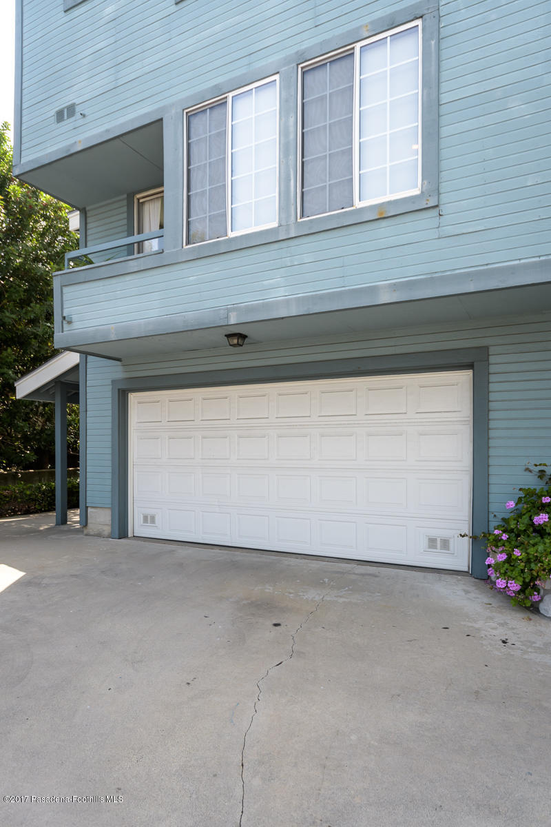 2248 Del Mar Road, Unit 7 Montrose, CA 91020 - Photo 34 of 35 a view of house and front door