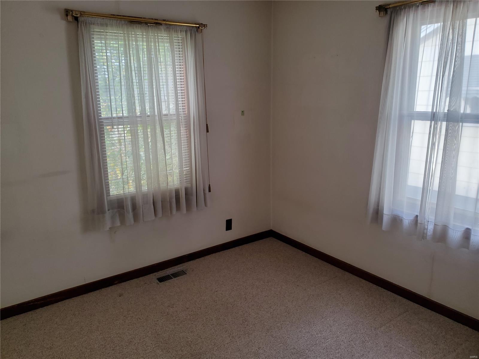 2869 Ralph Street Granite City, IL 62040 - Photo 8 of 11 Gallery Image 8