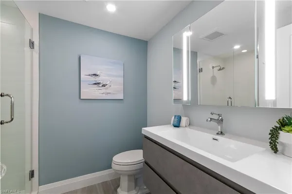 $574,900 | 658 Broad Avenue South, Unit J658, Naples, FL 34102