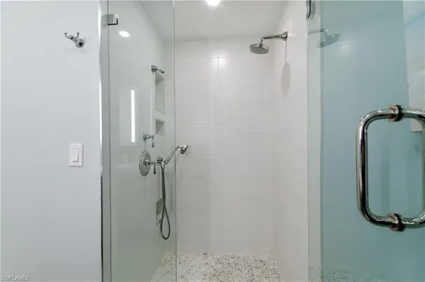 $574,900 | 658 Broad Avenue South, Unit J658, Naples, FL 34102