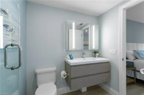 $574,900 | 658 Broad Avenue South, Unit J658, Naples, FL 34102