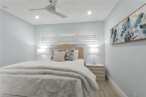 $574,900 | 658 Broad Avenue South, Unit J658, Naples, FL 34102