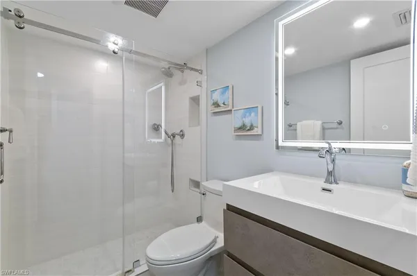 $574,900 | 658 Broad Avenue South, Unit J658, Naples, FL 34102