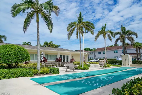 $574,900 | 658 Broad Avenue South, Unit J658, Naples, FL 34102