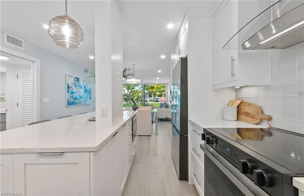 $574,900 | 658 Broad Avenue South, Unit J658, Naples, FL 34102