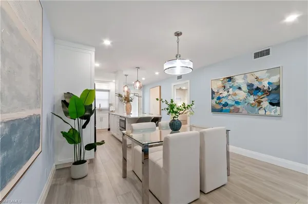 $574,900 | 658 Broad Avenue South, Unit J658, Naples, FL 34102