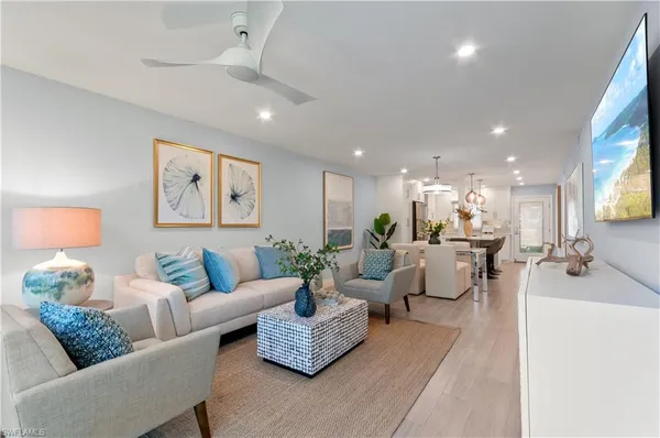$574,900 | 658 Broad Avenue South, Unit J658, Naples, FL 34102