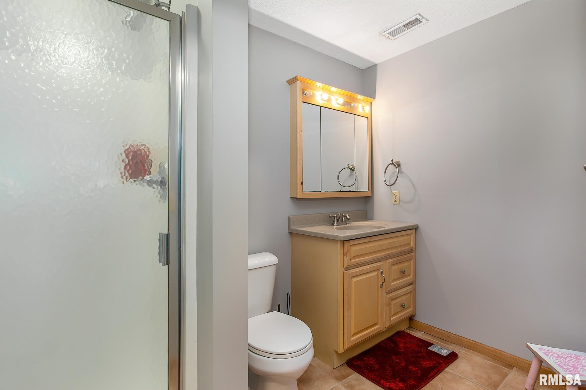2085 Ashford Road Bettendorf, IA 52722 - Photo 22 of 32 Gallery Image 22