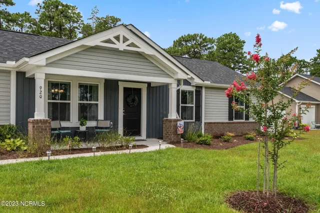 $2,350 | 920 Golfview Road, Southport, NC 28461