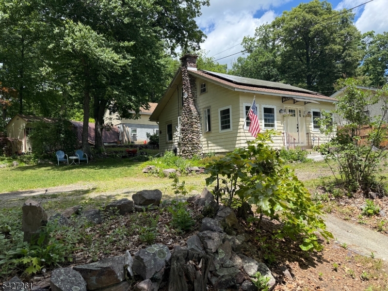 29 Lakeside Road West Milford, NJ 07421 - Photo 1 of 46