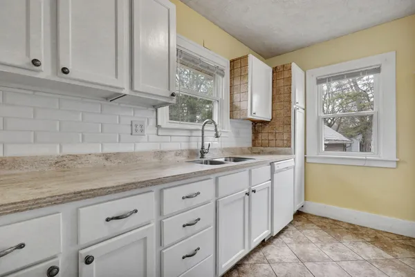 $168,900 | 609 South Park Boulevard, Lansing, MI 48910